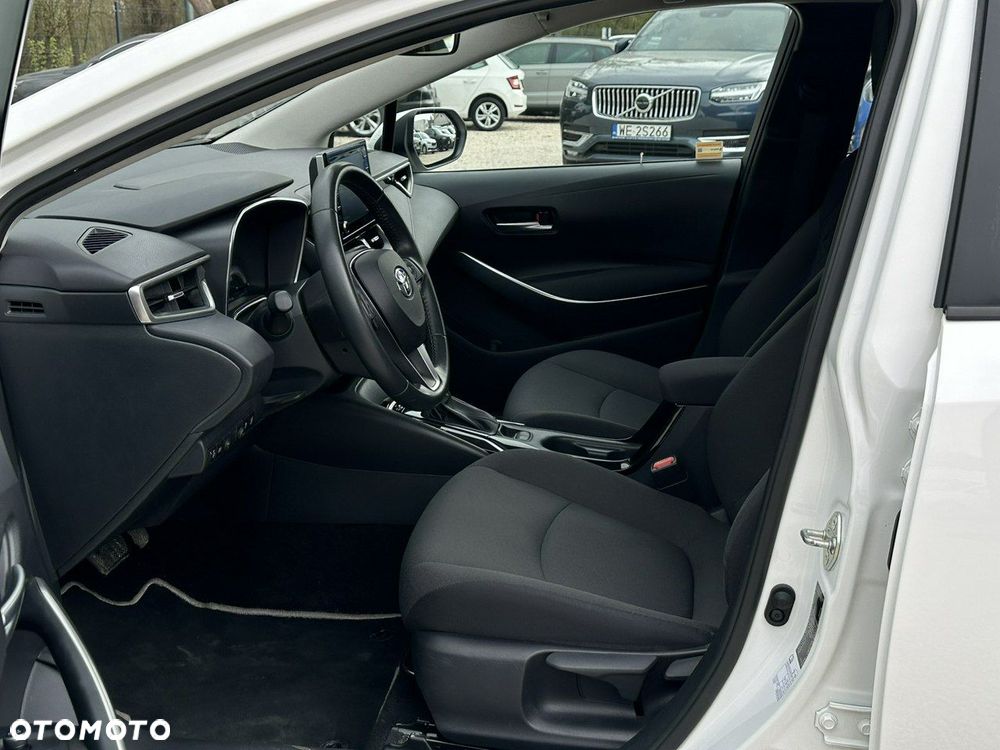 Toyota Corolla - 12