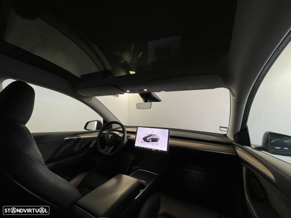 Tesla Model Y Long Range Dual Motor AWD - 3