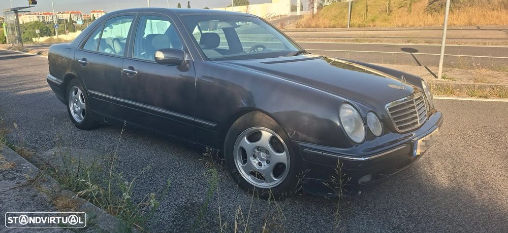 Mercedes-Benz E 220 - 3