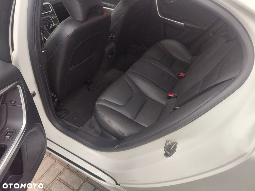 Volvo S60 D3 Momentum - 10