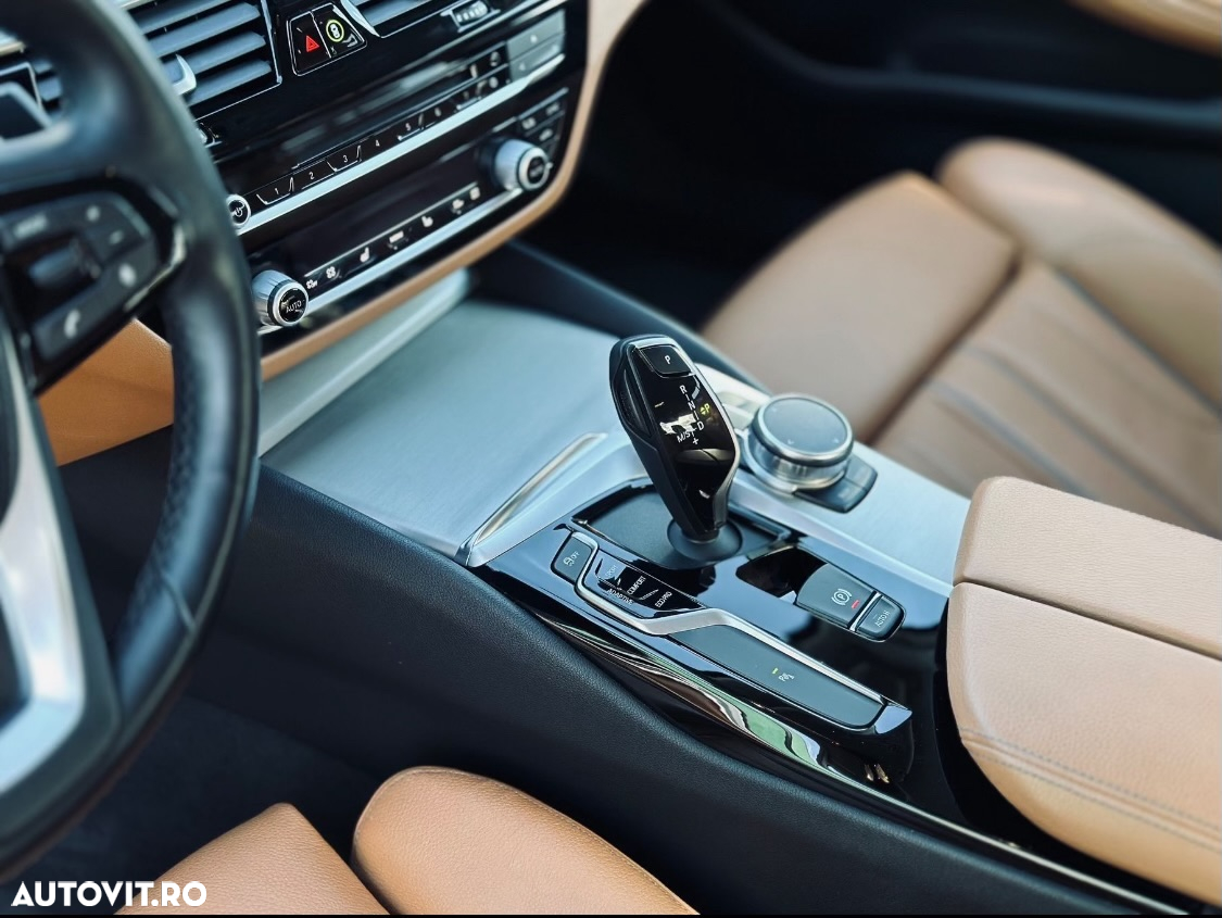 BMW Seria 5 520d xDrive AT - 16