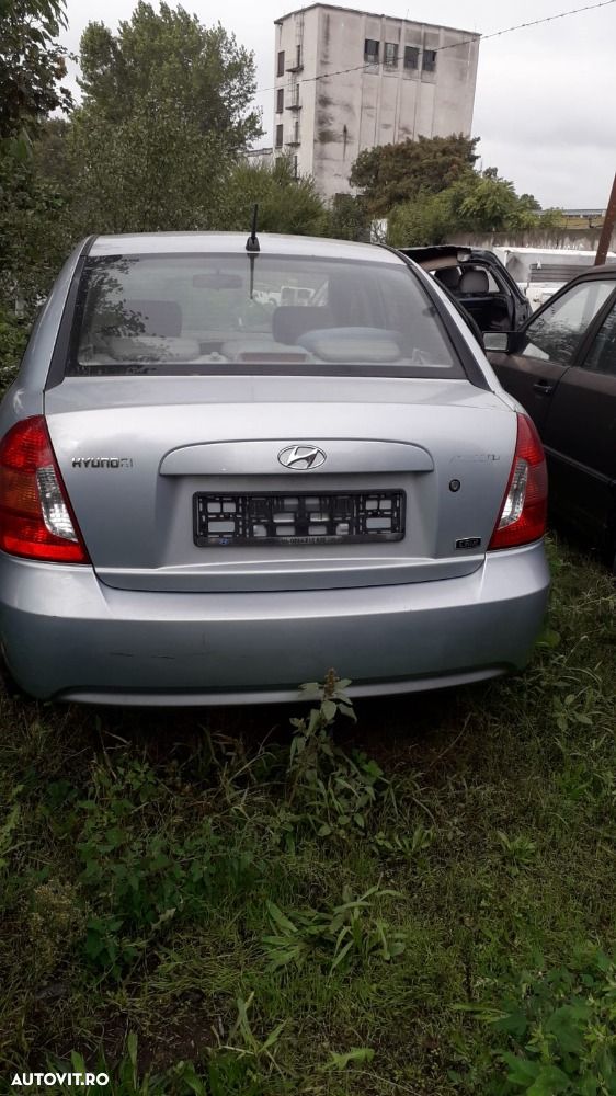 Dezmembrari  Hyundai ACCENT 3 (MC)  2005  > 2010 1.6 GLS Benzina - 4