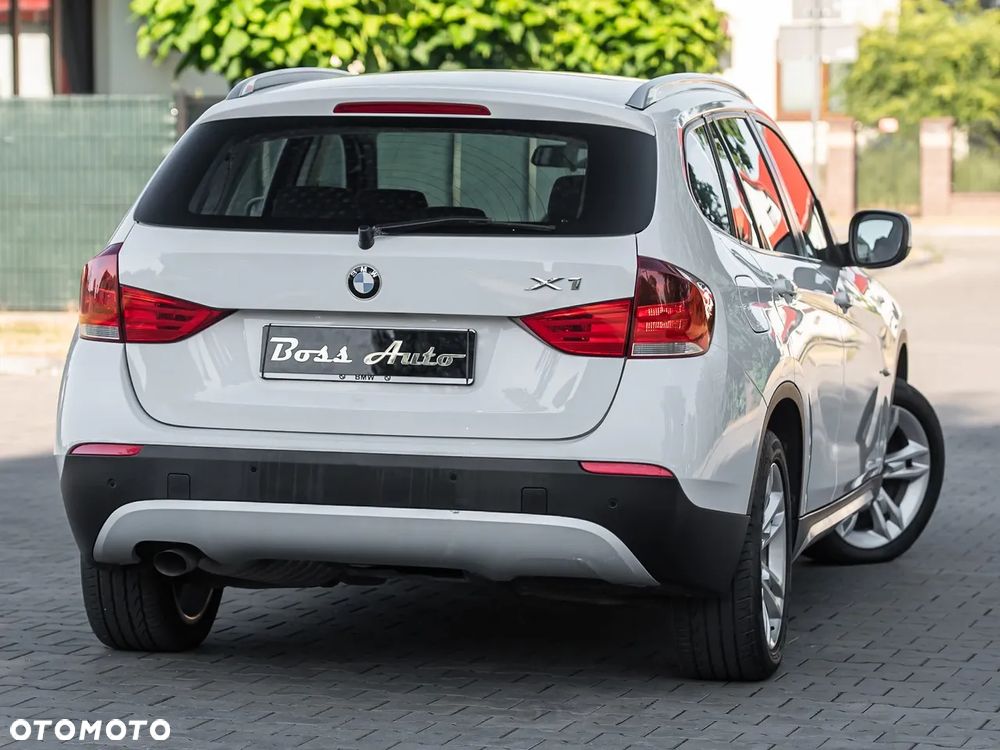BMW X1 sDrive18d xLine - 13