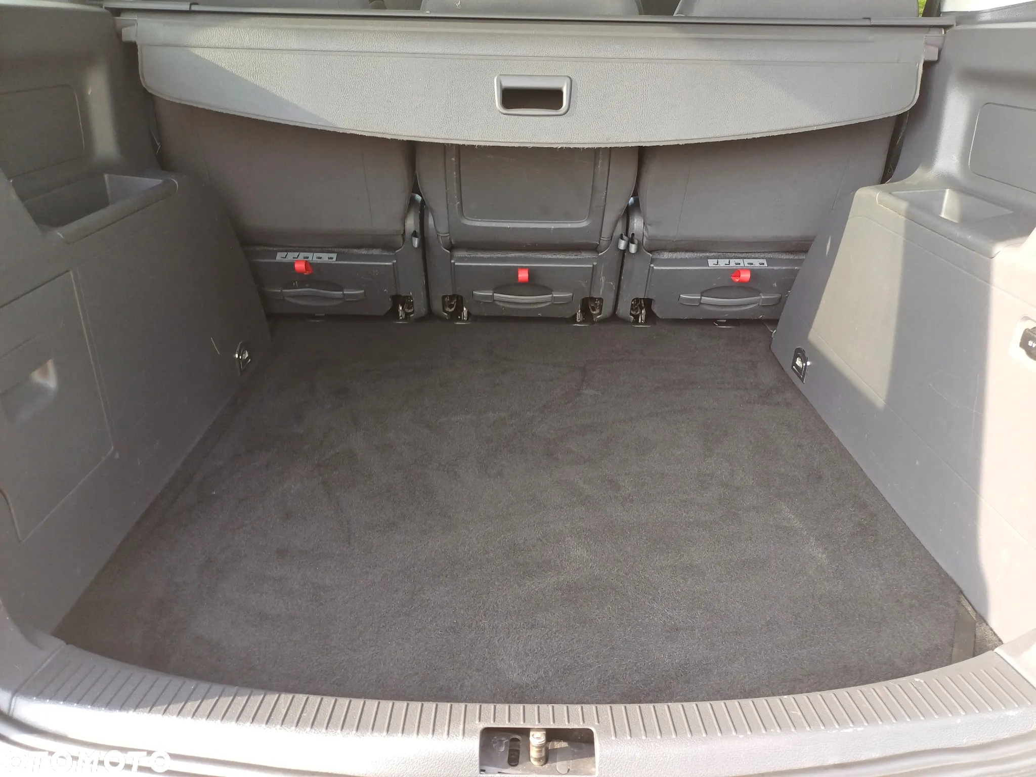 Volkswagen Touran 1.9 TDI DPF Trendline - 19