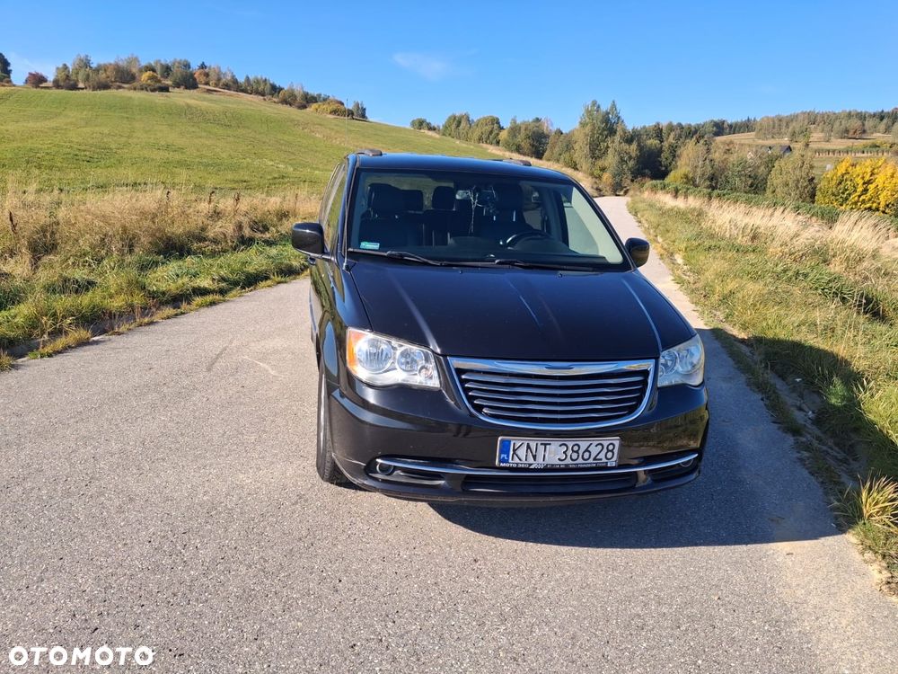 Chrysler Town & Country - 5
