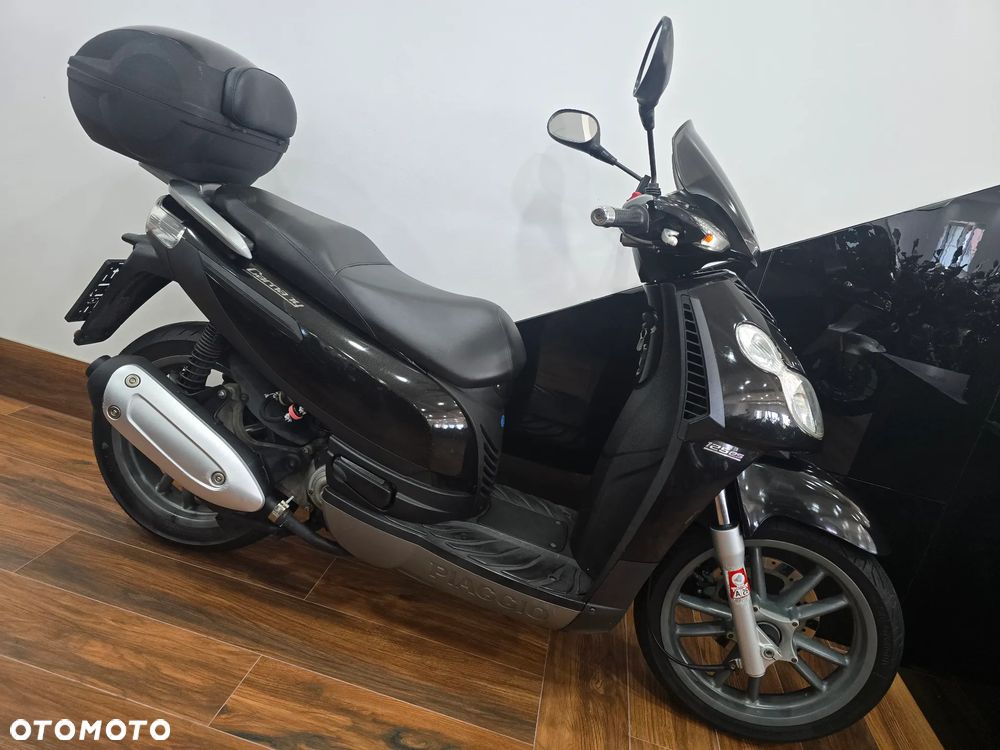 Piaggio Carnaby - 2