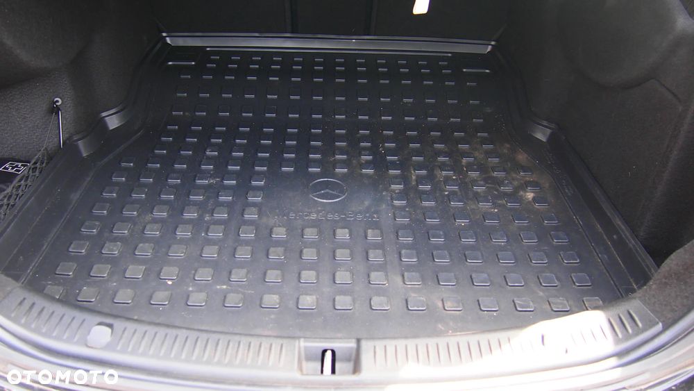 Mercedes-Benz Klasa E 220 d 4-Matic 9G-TRONIC - 10