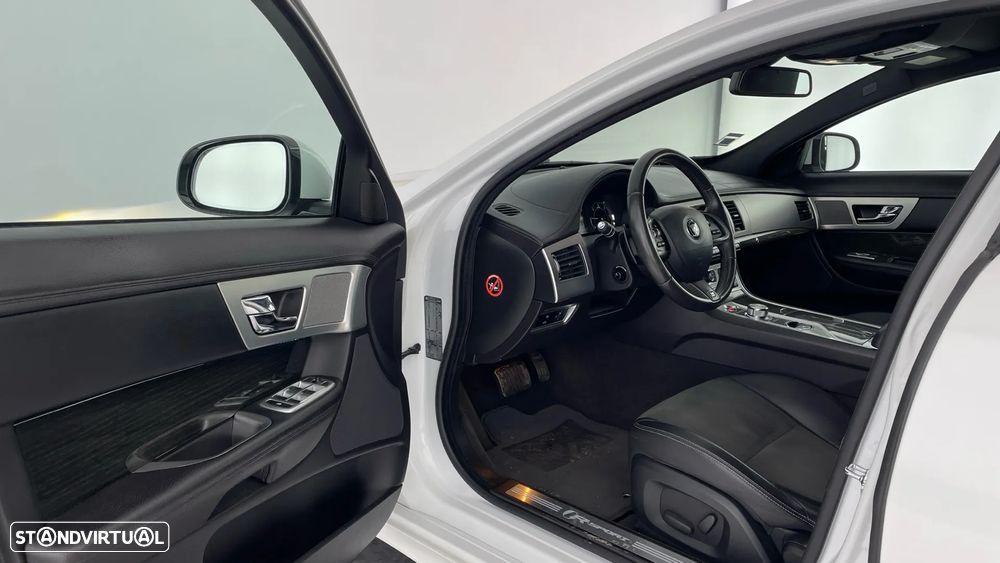 Jaguar XF Sportbrake 2.2 D R-Sport - 6