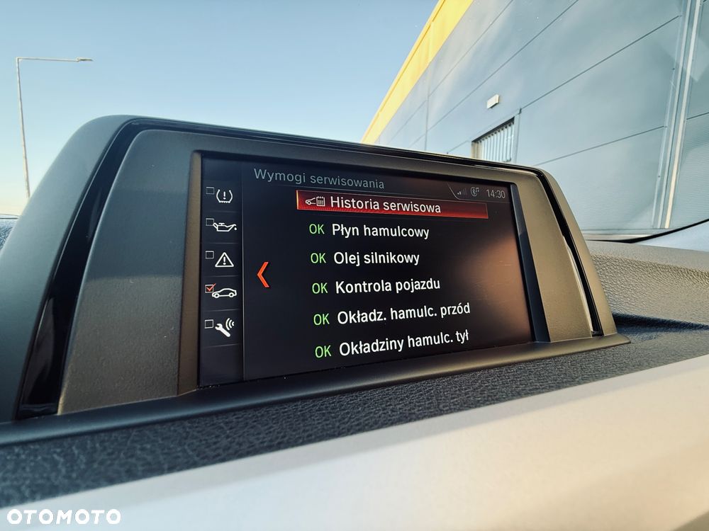 BMW Seria 3 318i - 18