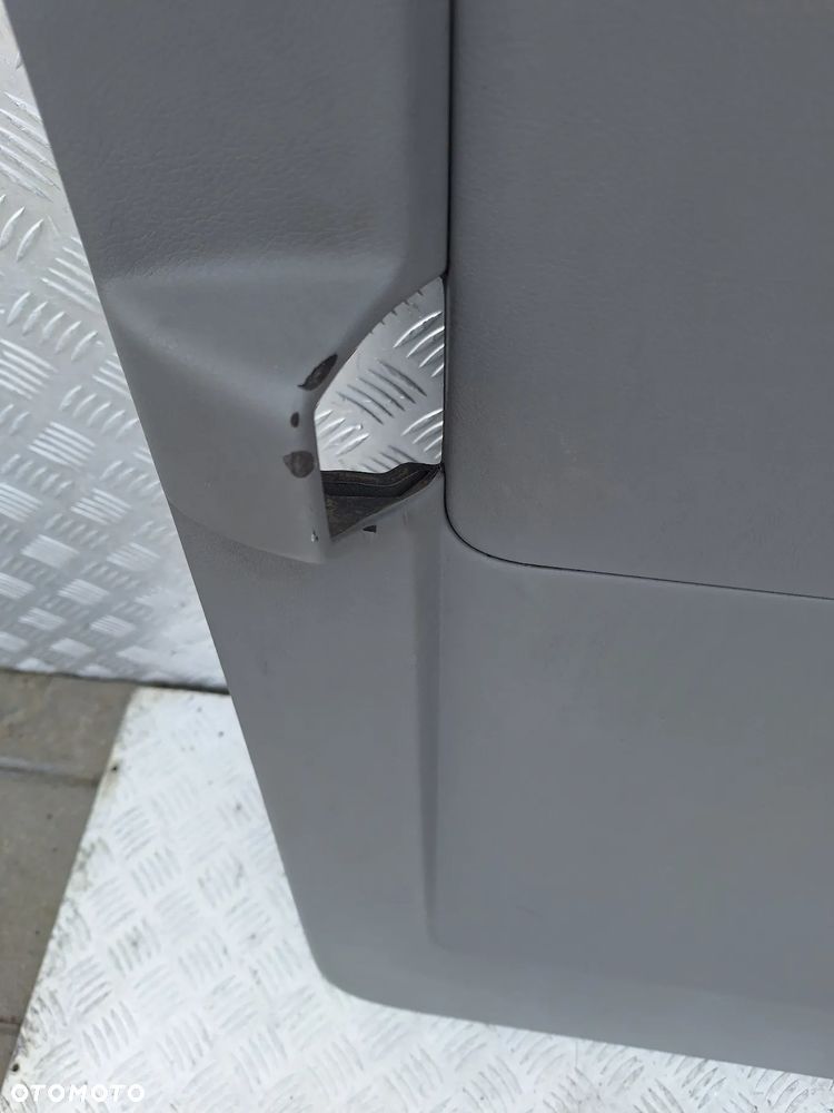 BOCZEK DRZWI PRZESUWNYCH PRAWY T5 CARAVELLE TRANSPORTER 06R - 4