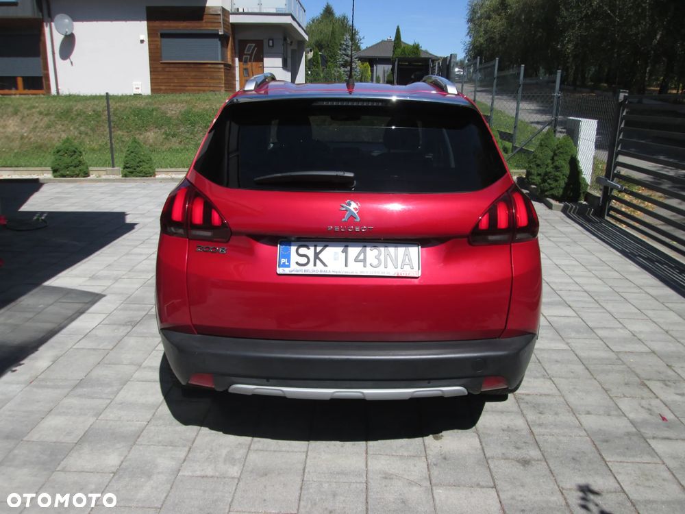 Peugeot 2008 1.2 Pure Tech Allure S&S - 12