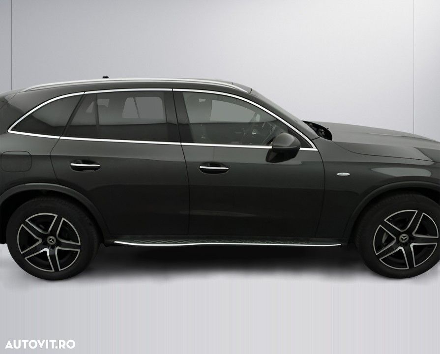 Mercedes-Benz GLC 300 e 4MATIC - 3