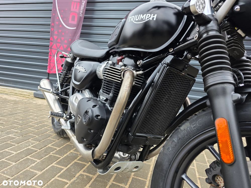 Triumph Street Twin - 16