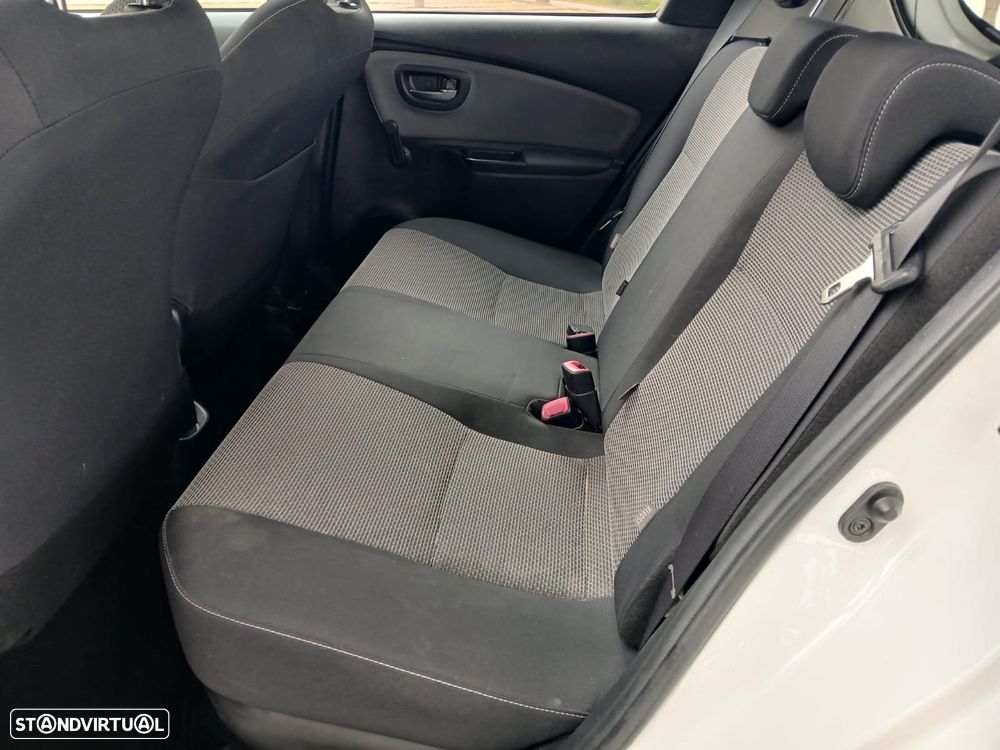 Toyota Yaris 1.5 HSD Comfort+P.Techno - 10