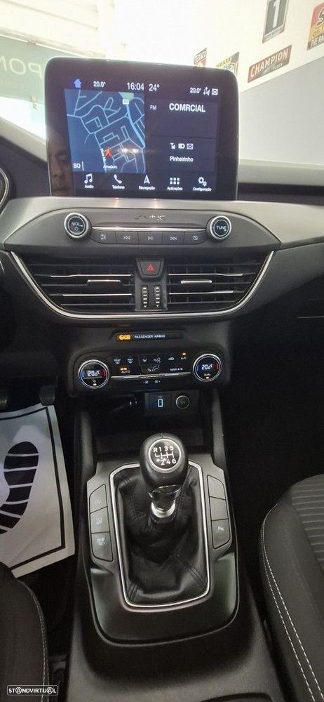 Ford Focus 1.5 TDCi ECOBlue Titanium - 20
