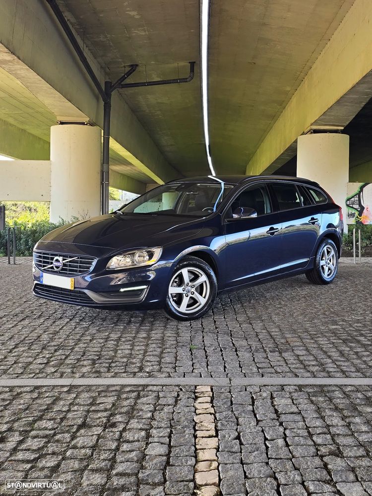 Volvo V60 2.0 D4 Kinetic - 1