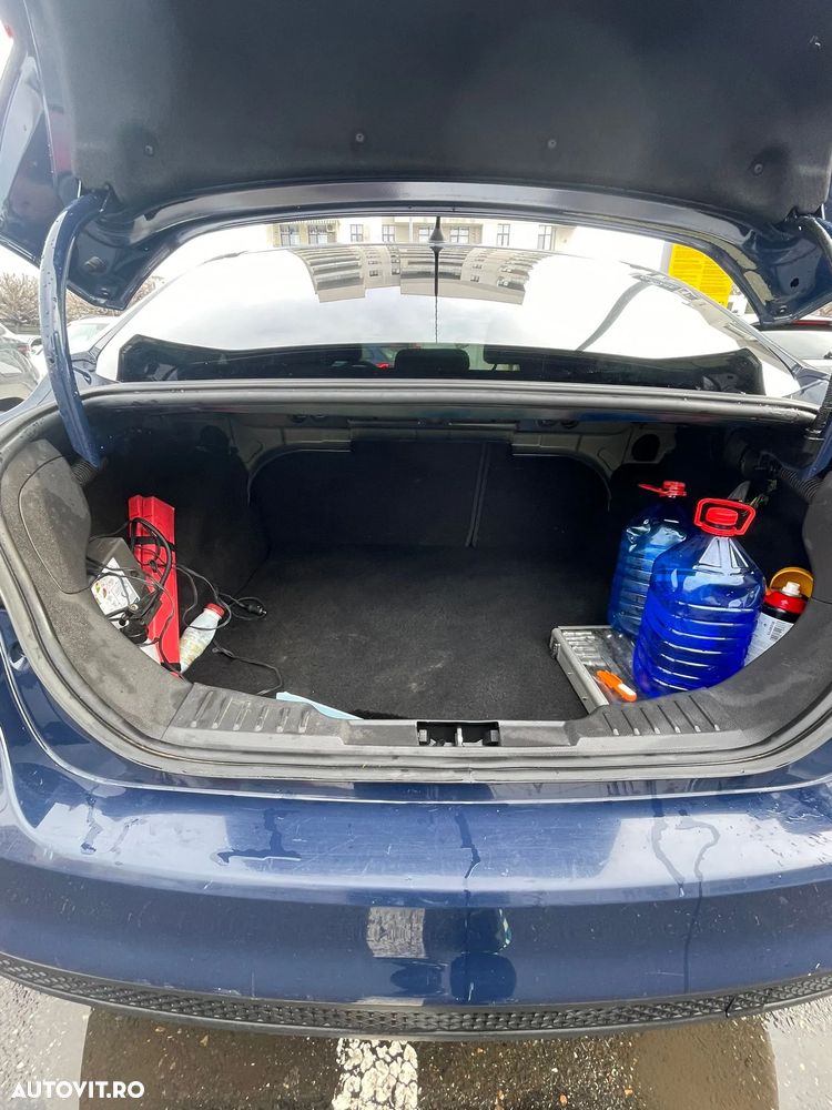 Ford Focus 1.6 TDCi DPF Titanium - 8