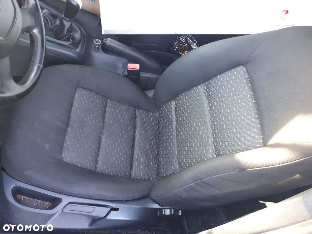 SKODA OCTAVIA II LIFT KOMBI 08-13 1.9 TDI FOTEL PRZÓD PRZEDNI PRAWY LEWY