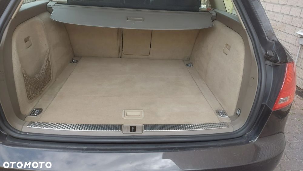 Audi A4 Avant 2.0 TDI DPF Ambiente - 8