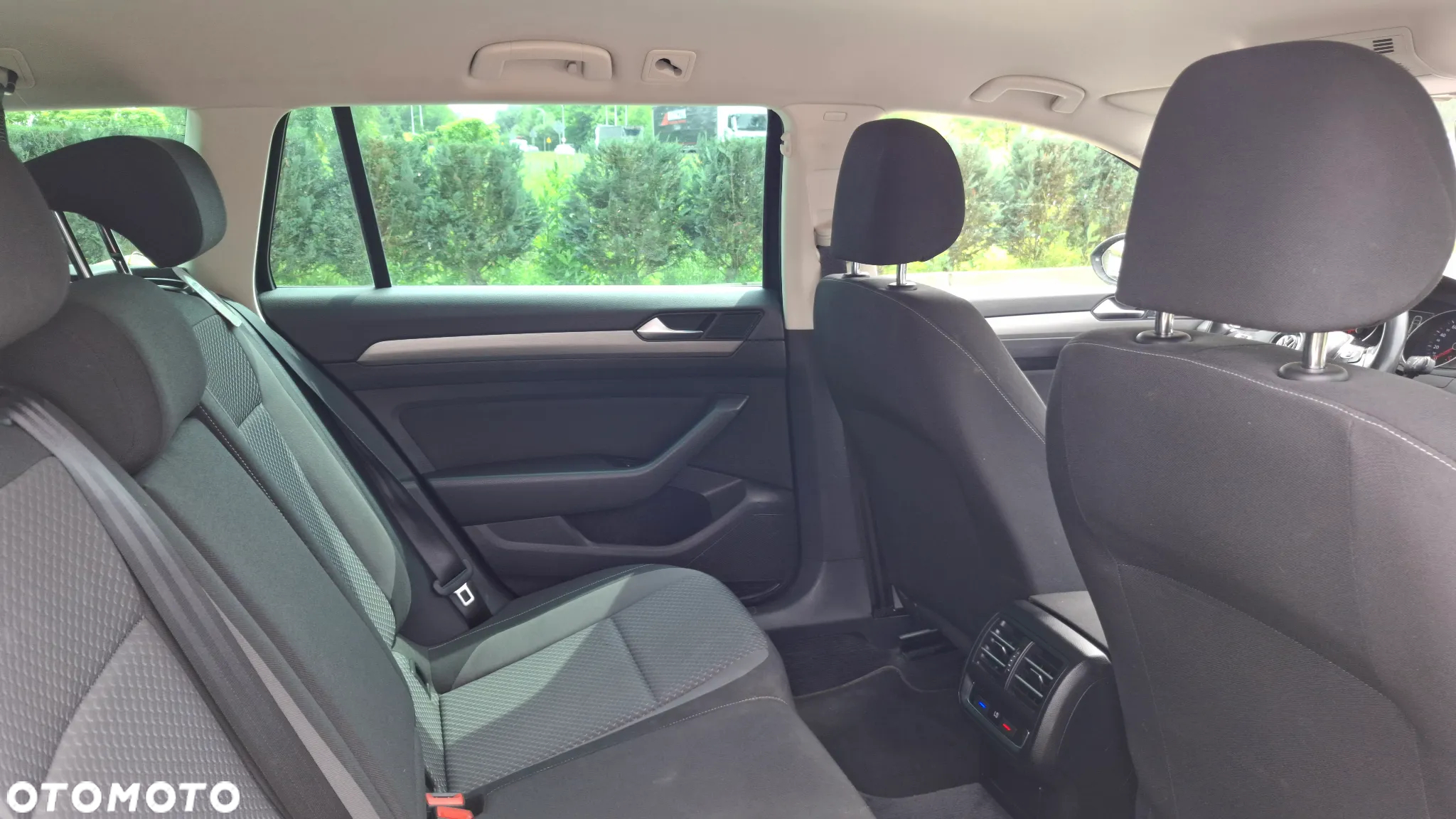 Volkswagen Passat - 21