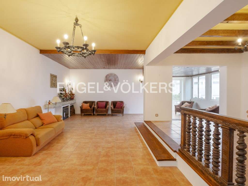 Elegância Costeira em Oeiras: Moradia de Luxo com Vista Mar - Grande imagem: 4/60