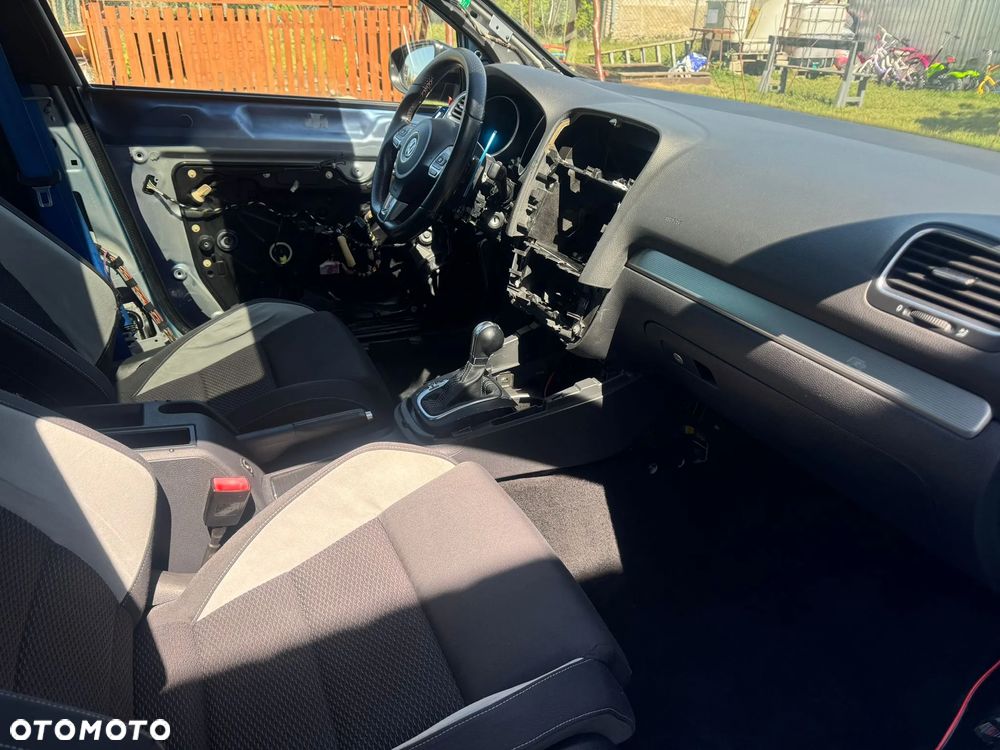 Volkswagen Golf - 16