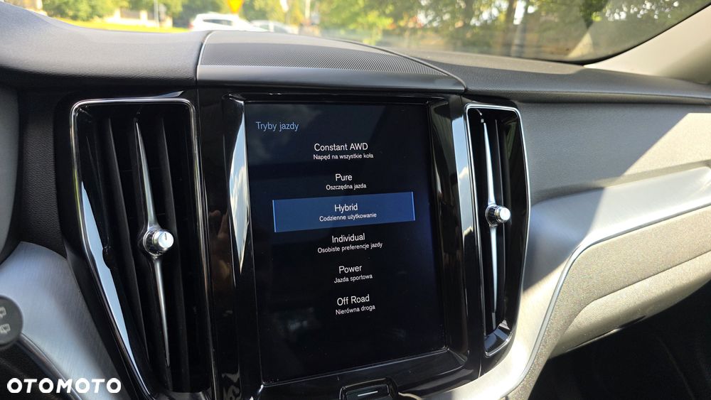 Volvo XC 60 T8 Twin Engine AWD Geartronic Momentum - 20