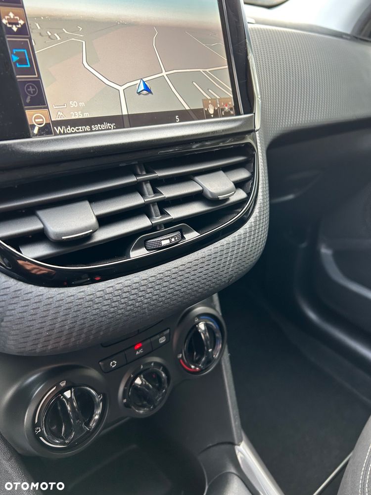 Peugeot 2008 - 12