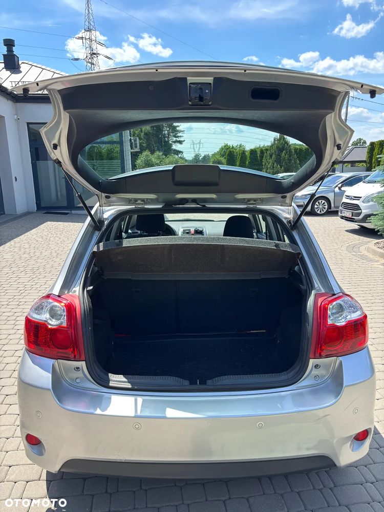 Toyota Auris 2.0 D-4D Sol - 9