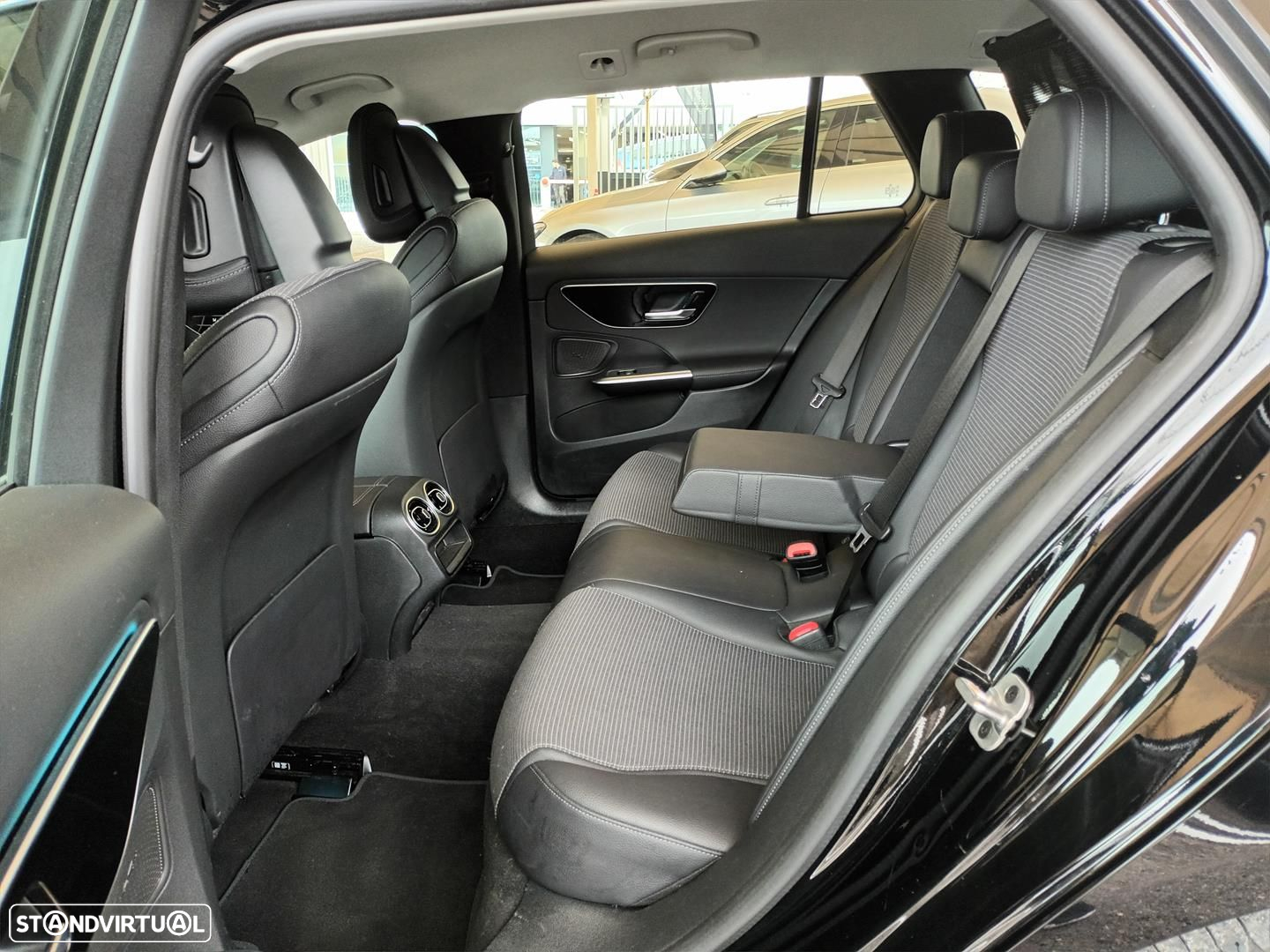 Mercedes-Benz C 300 e Avantgarde - 12