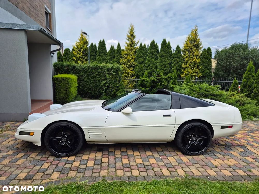 Chevrolet Corvette - 9