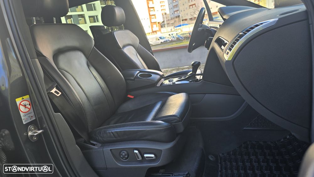 Audi Q7 3.0 V6 TDi Clean D.qua.S-line Tiptronic - 32