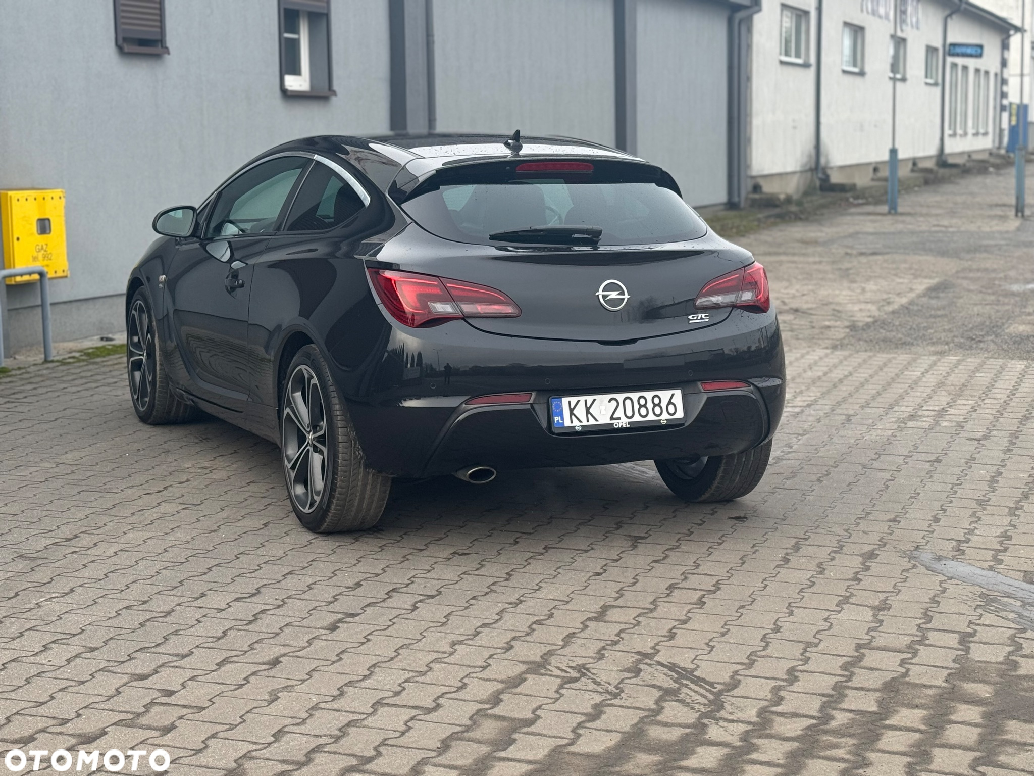 Opel Astra IV GTC 1.6 T SIDI Sport S&S - 13