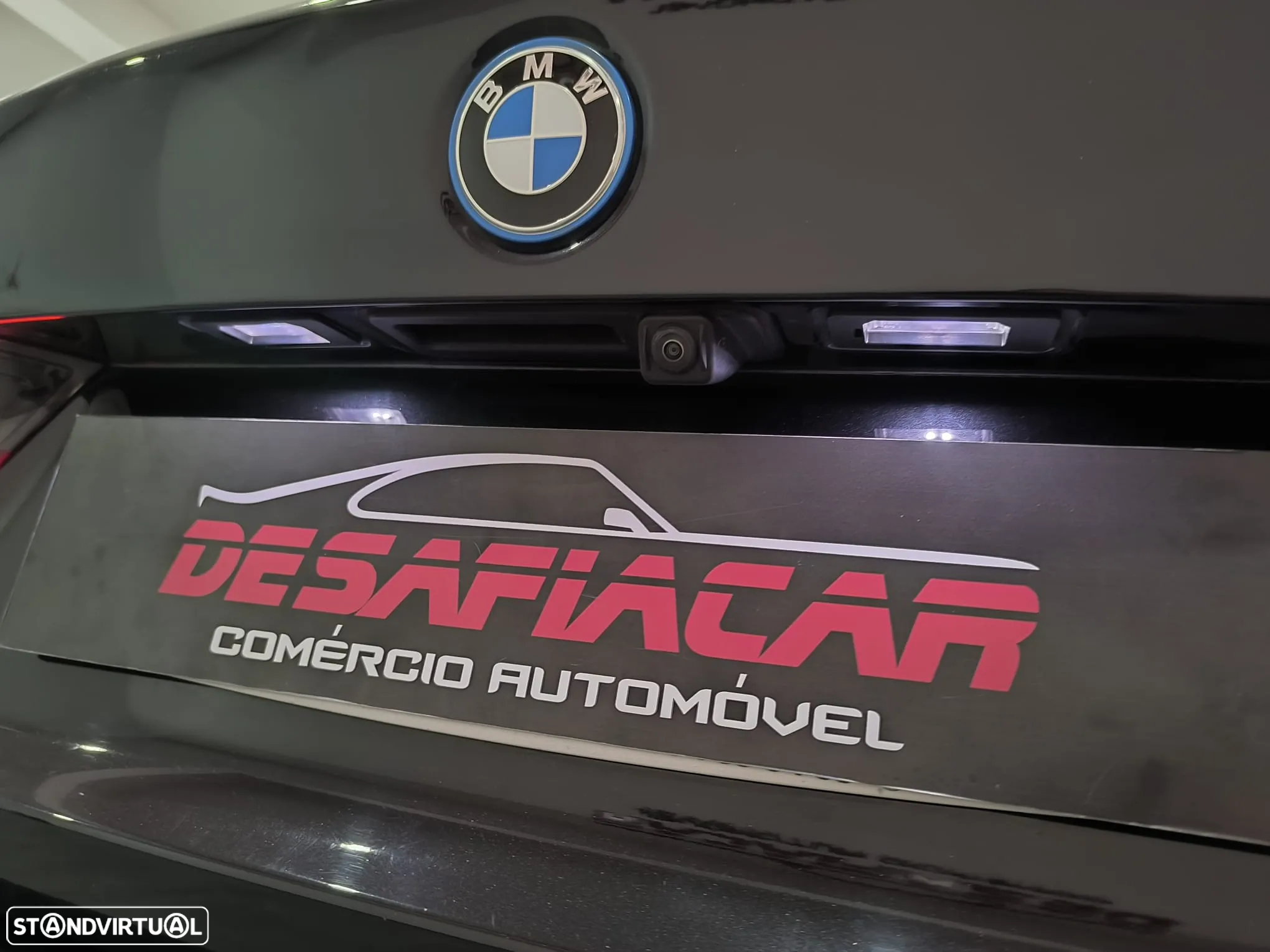 BMW 330 e Pack Desportivo M Auto - 17