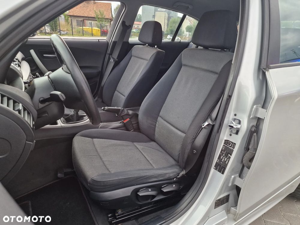 BMW Seria 1 116i - 17