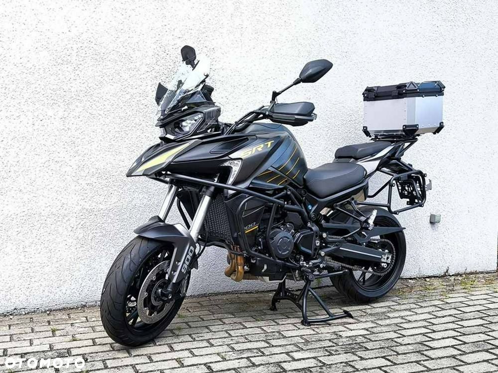 QJMOTOR SRT900S - 10