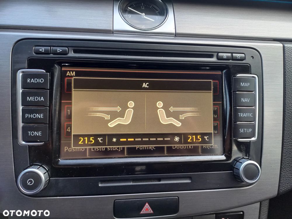 Volkswagen Passat 2.0 TDI Comfortline DSG - 24