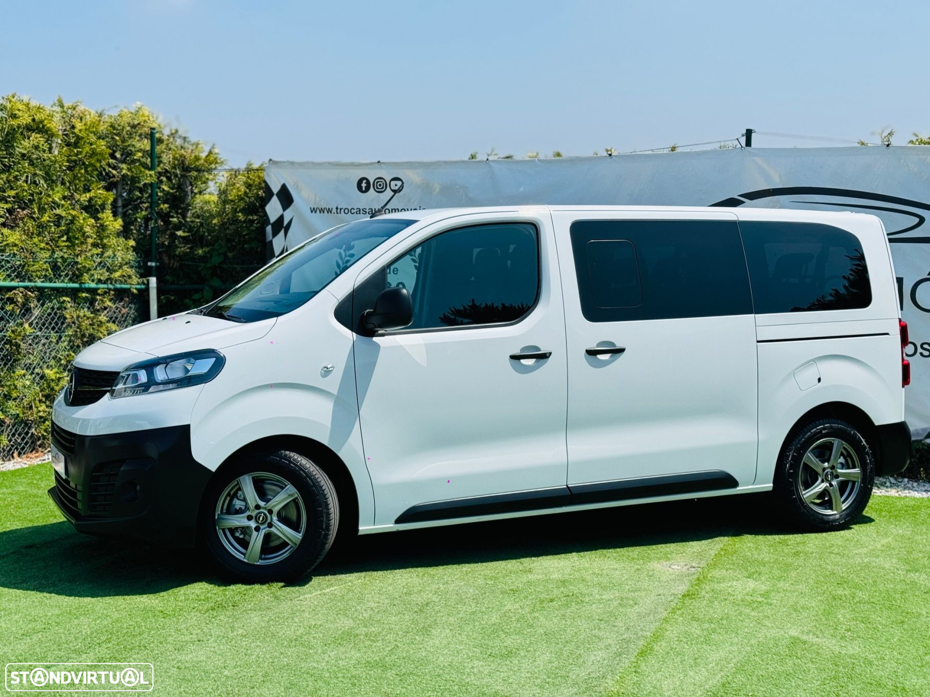Opel Vivaro 1.5 CDTi L3H1 Essentia Inc - 13