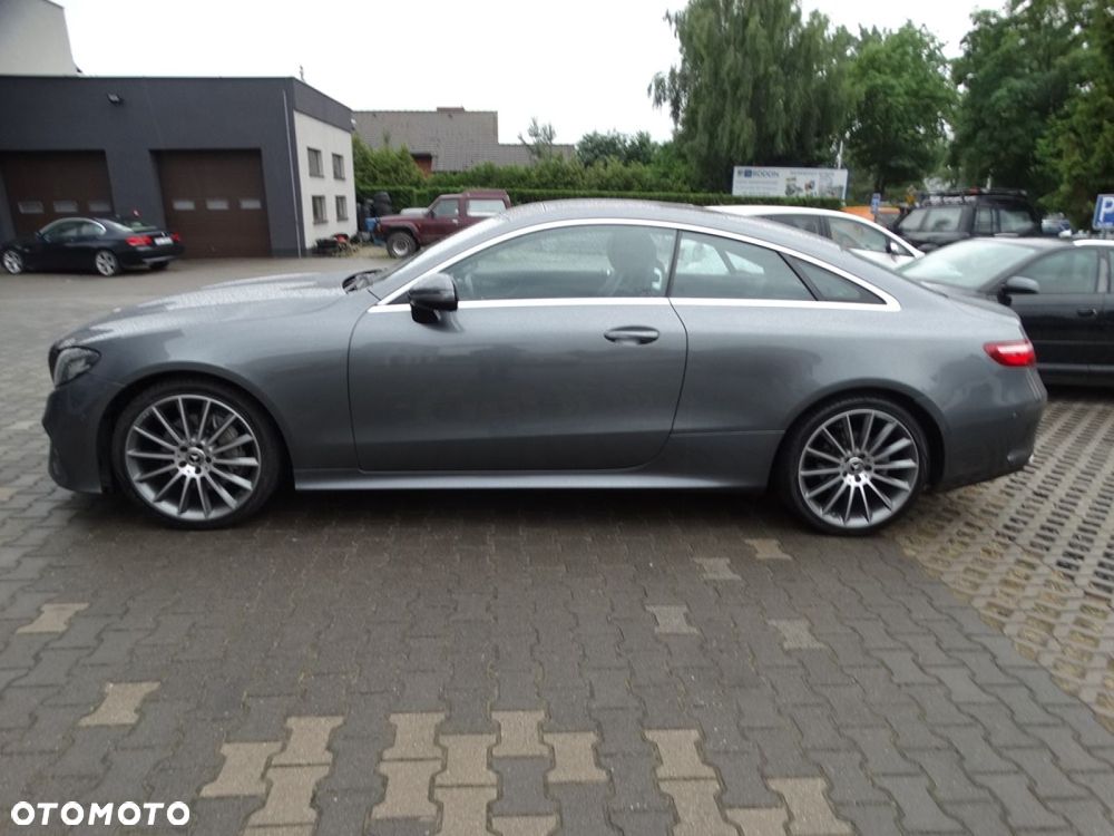 Mercedes-Benz Klasa E 200 9G-TRONIC AMG Line - 8