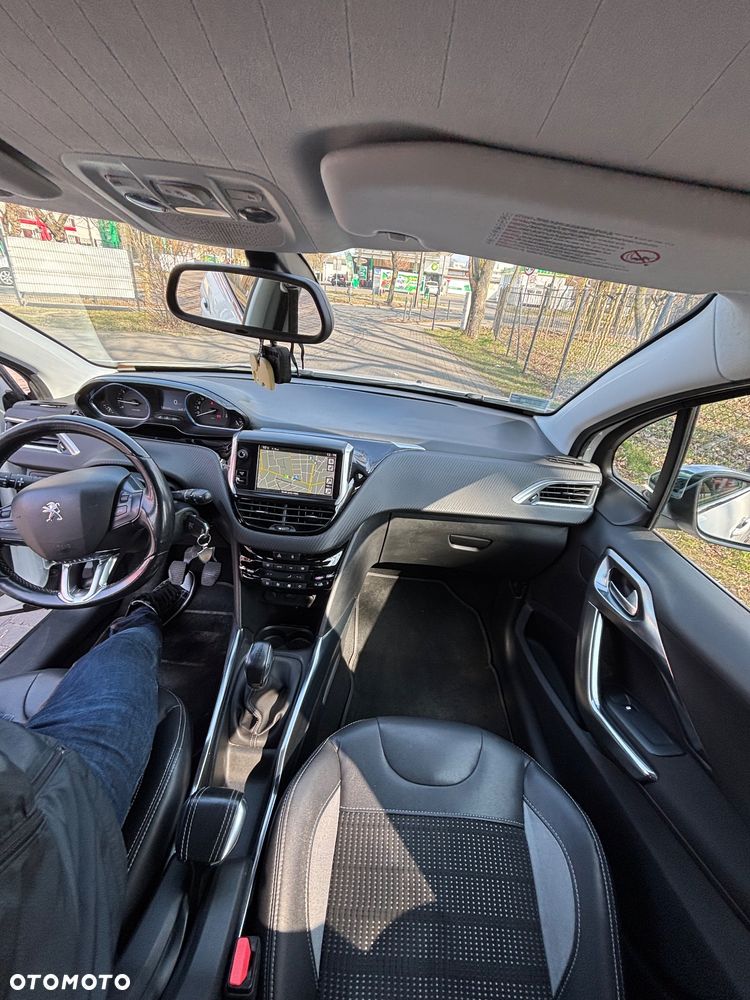 Peugeot 2008 PureTech 82 Allure - 16