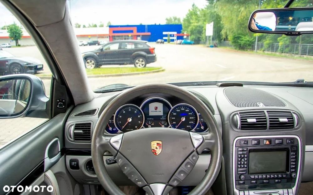 Porsche Cayenne Turbo - 22