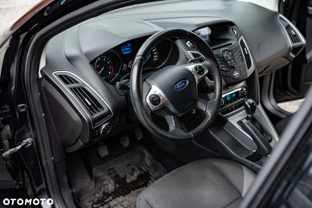 Ford Focus - 25