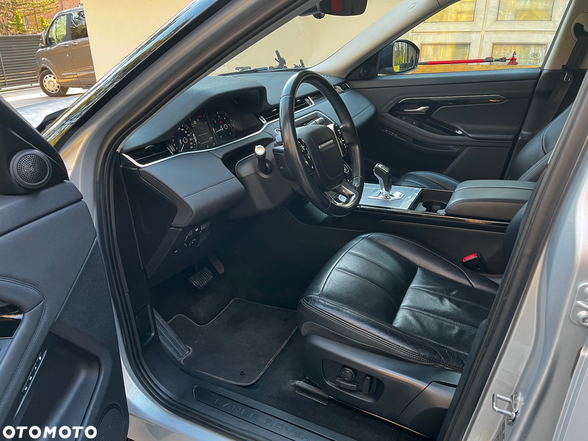 Land Rover Range Rover Evoque - 28