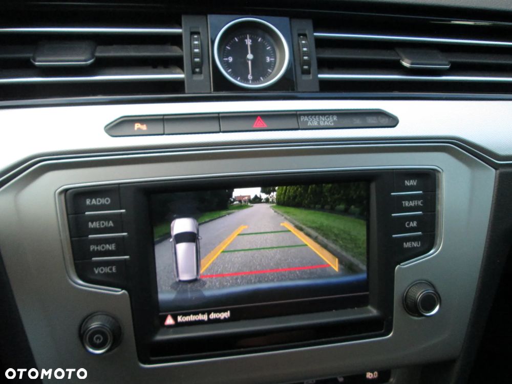 Volkswagen Passat Variant 2.0 TDI (BlueMotion Technology) Highline - 24