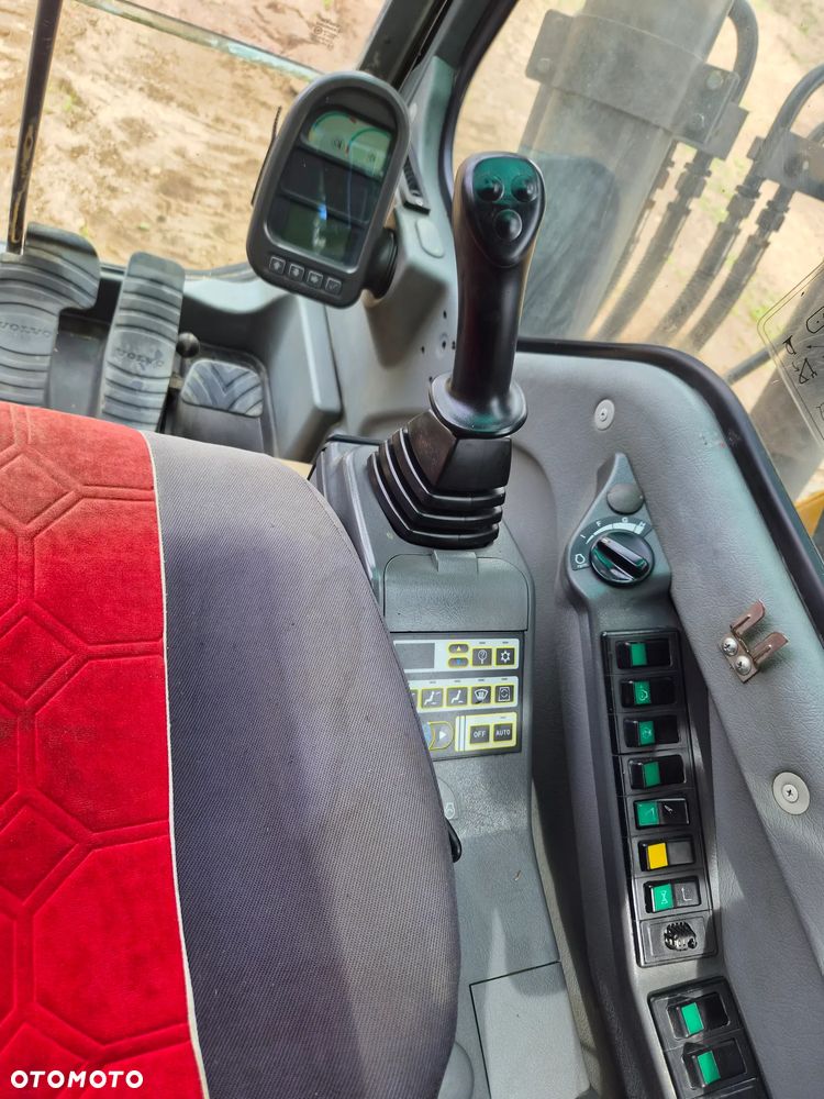 Volvo EC210Blc - 12