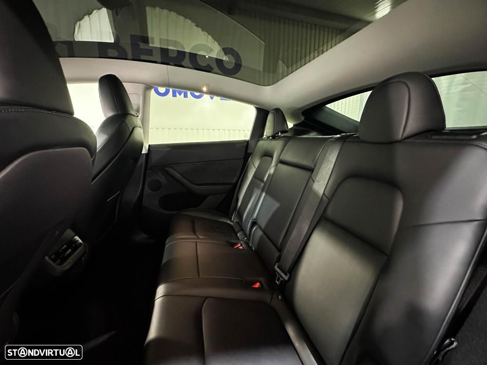 Tesla Model Y Performance Dual Motor AWD - 9