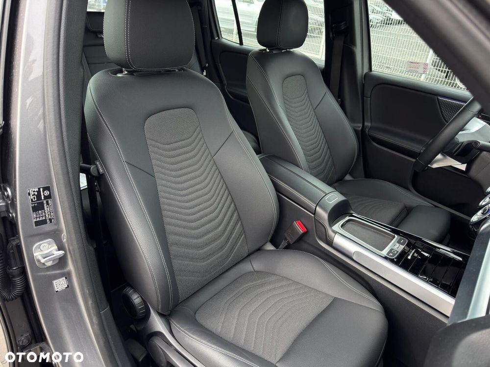 Mercedes-Benz GLB - 18