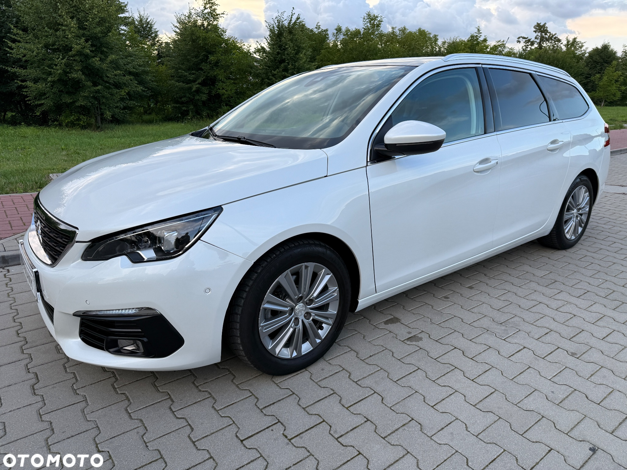 Peugeot 308 SW BlueHDi 120 EAT6 Stop & Start Allure - 5