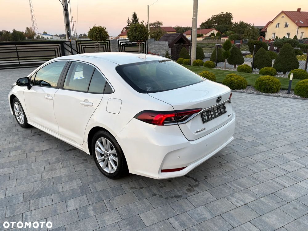 Toyota Corolla 1.8 Hybrid Comfort - 17