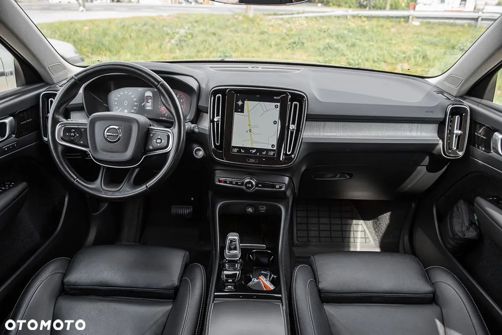 Volvo XC 40 B4 B AWD R-Design - 29